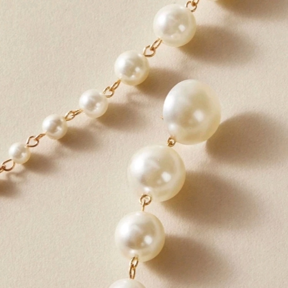 Faux pearls statement drop earrings - Picture 4 of 9
